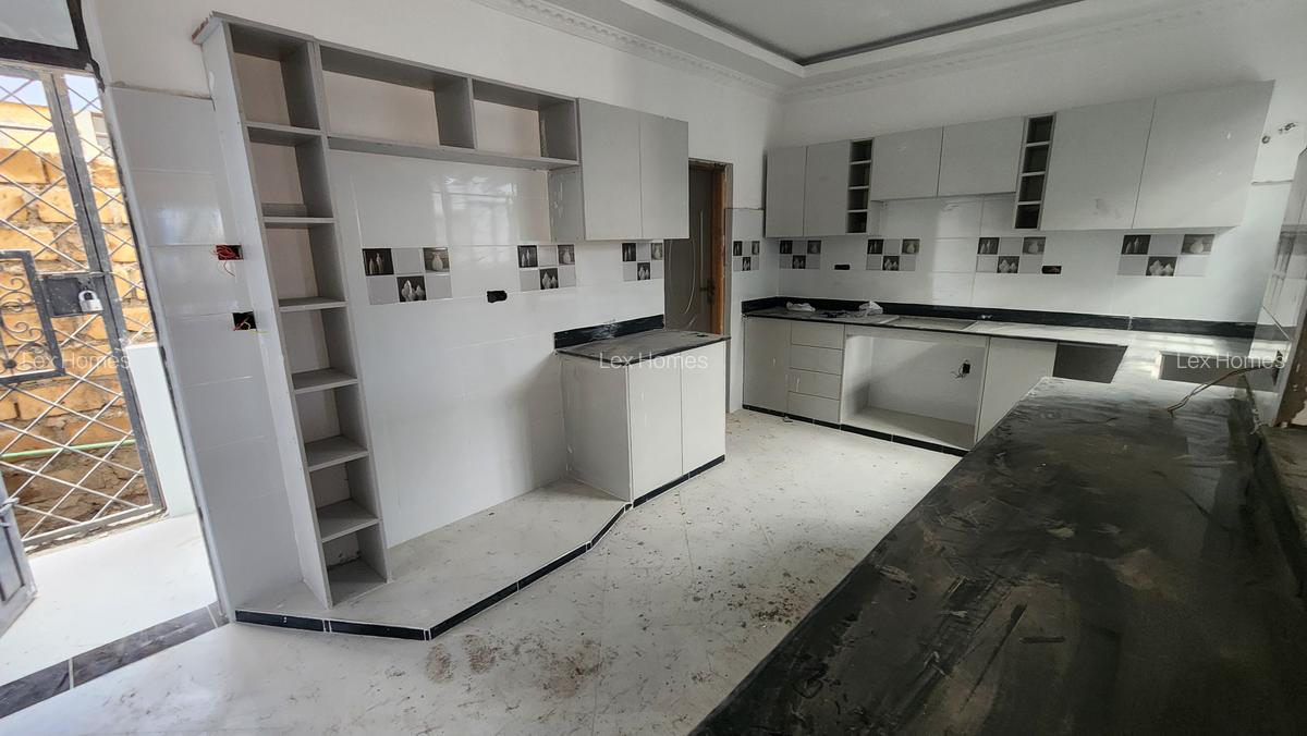 3 Bed House with En Suite at Rimpa - 10