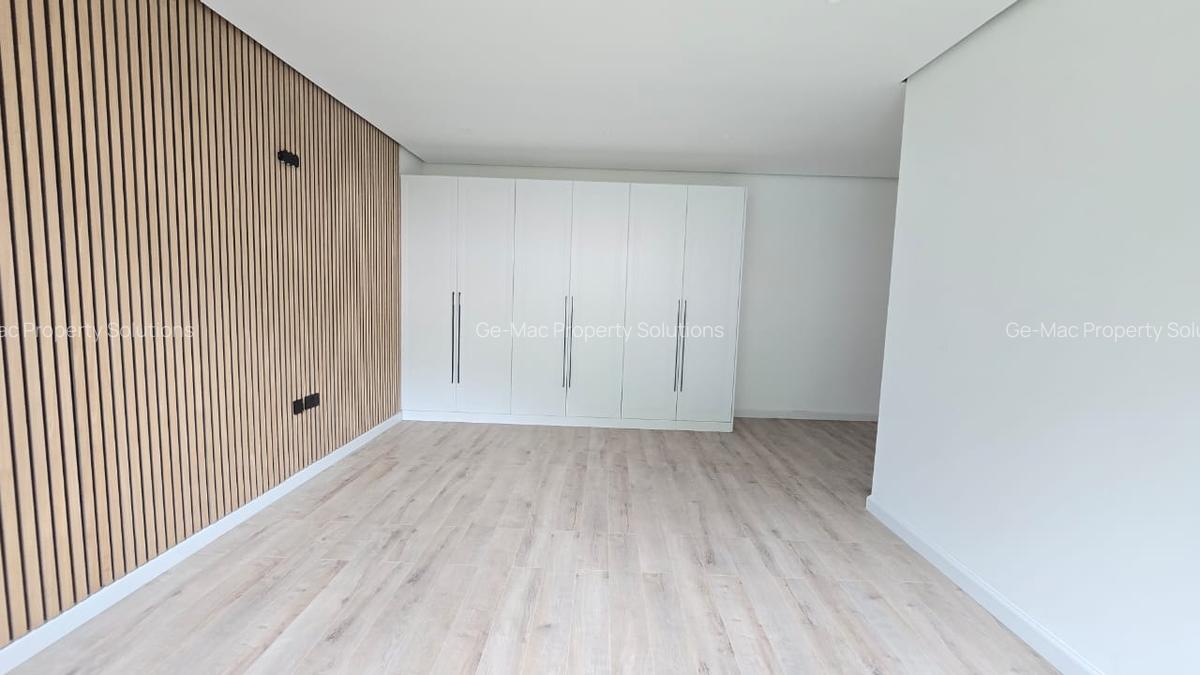 5 Bed Villa with En Suite in Lavington - 17