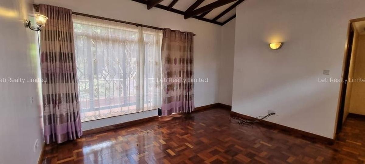 4 Bed Townhouse with En Suite in Lavington - 6