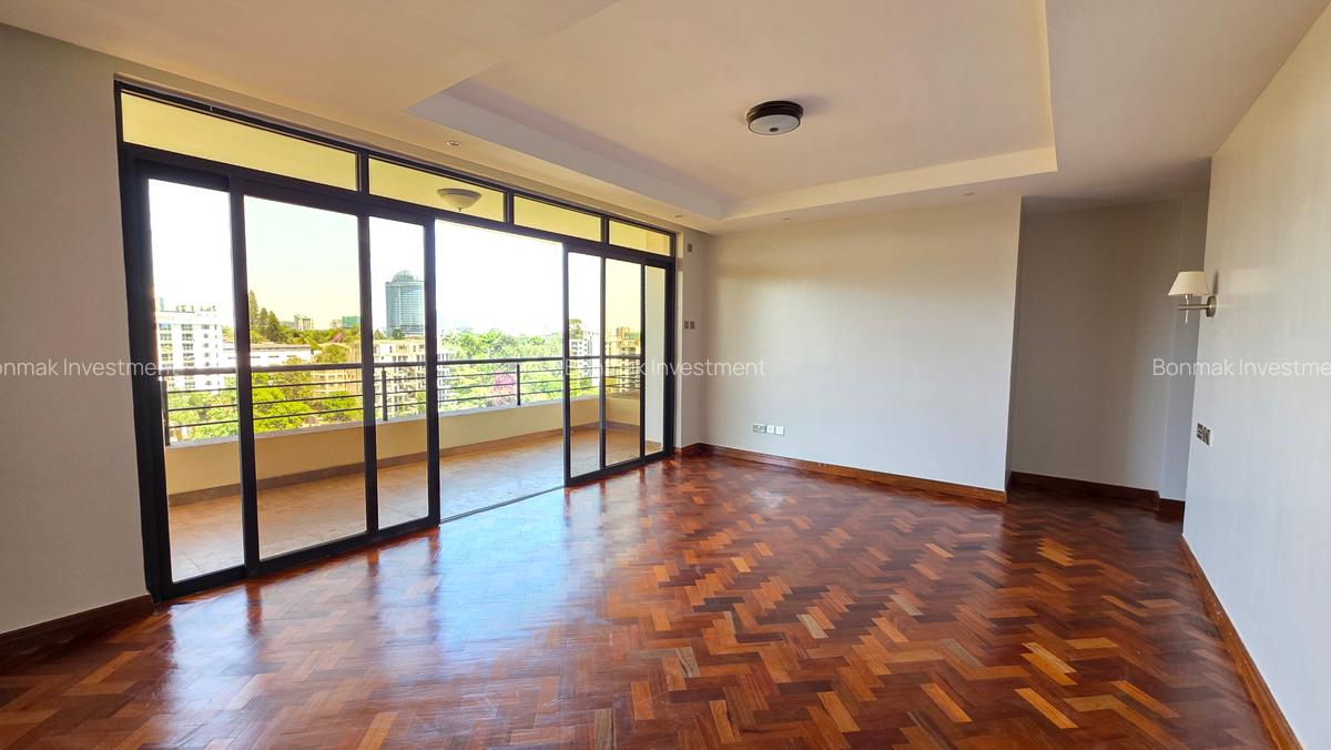3 Bed Apartment with En Suite at Lavington. - 3