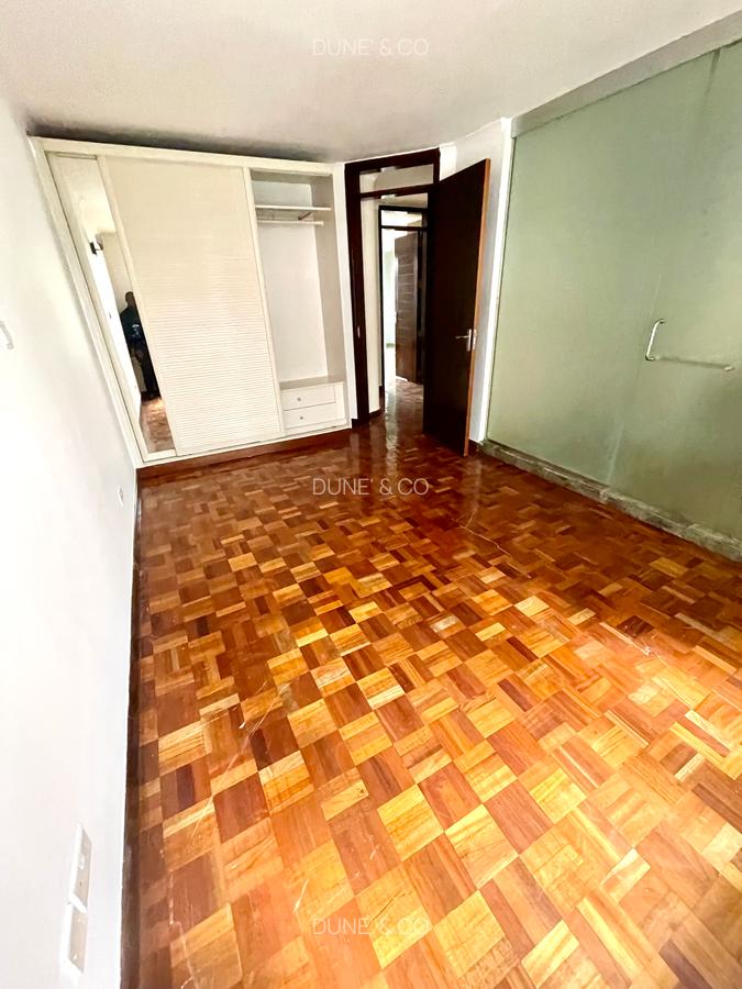 3 Bed Apartment with En Suite in Riverside - 19