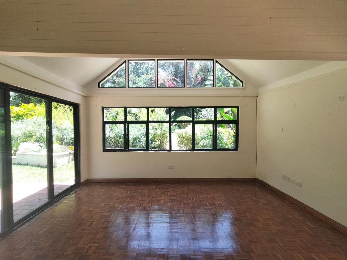 1 Bed House with En Suite at Karen - 13