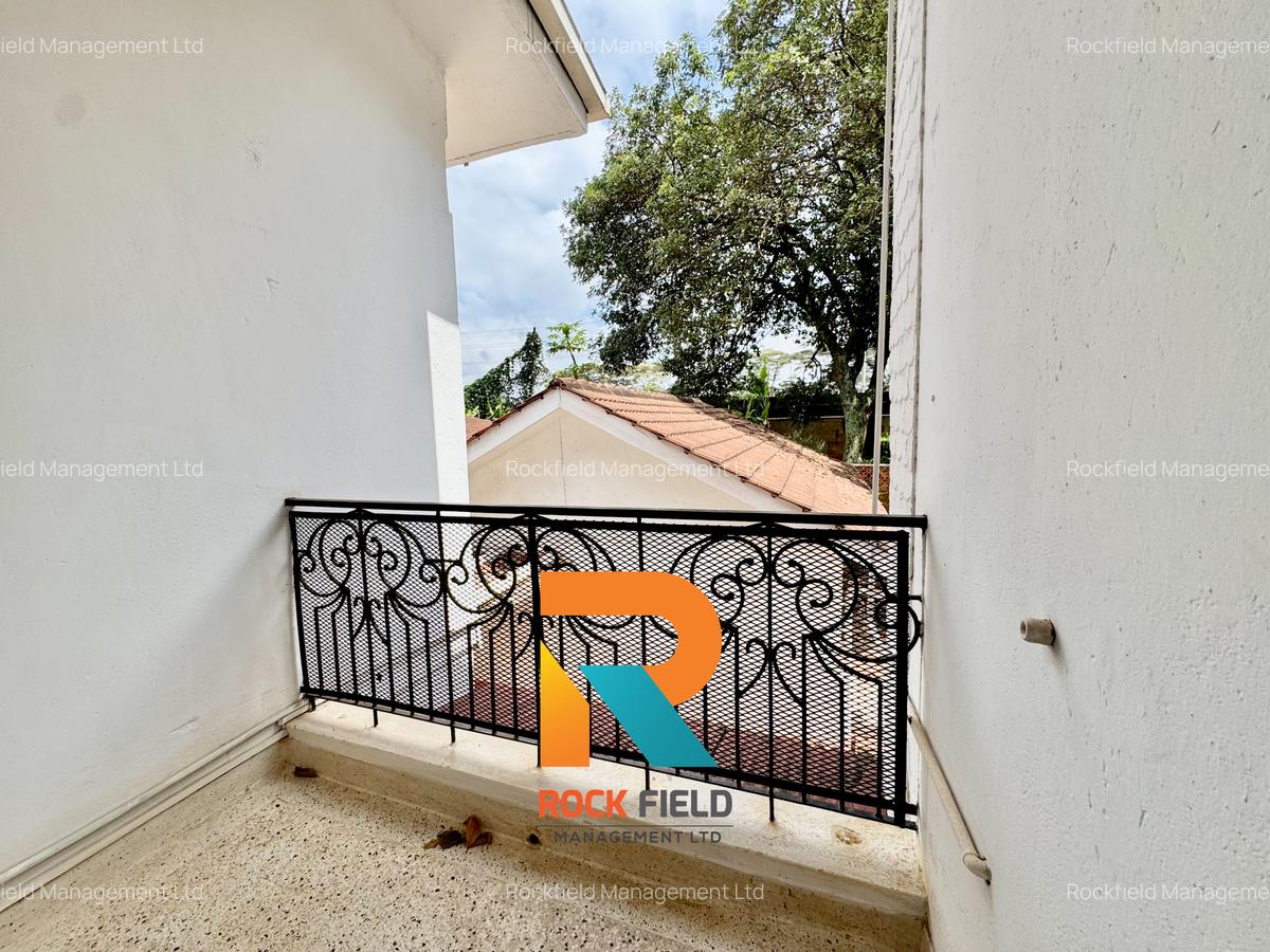 5 Bed House with En Suite in Parklands - 15