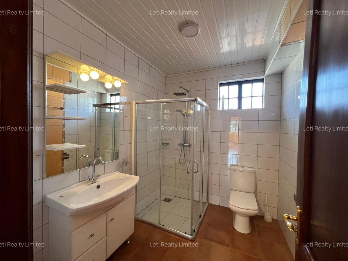 4 Bed Townhouse with En Suite in Westlands Area - 5