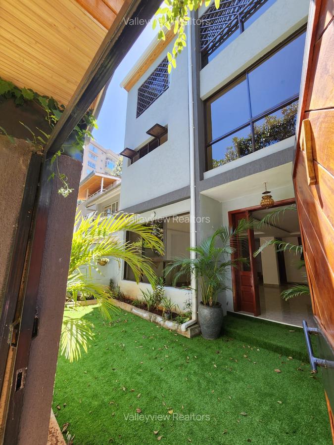 3 Bed Townhouse with En Suite at Riverside - 5