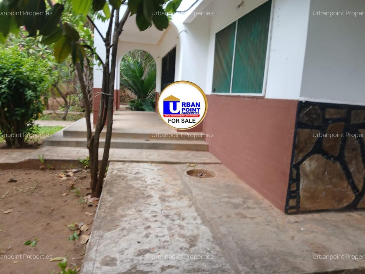 4 Bed House with En Suite in Nyali Area - 11