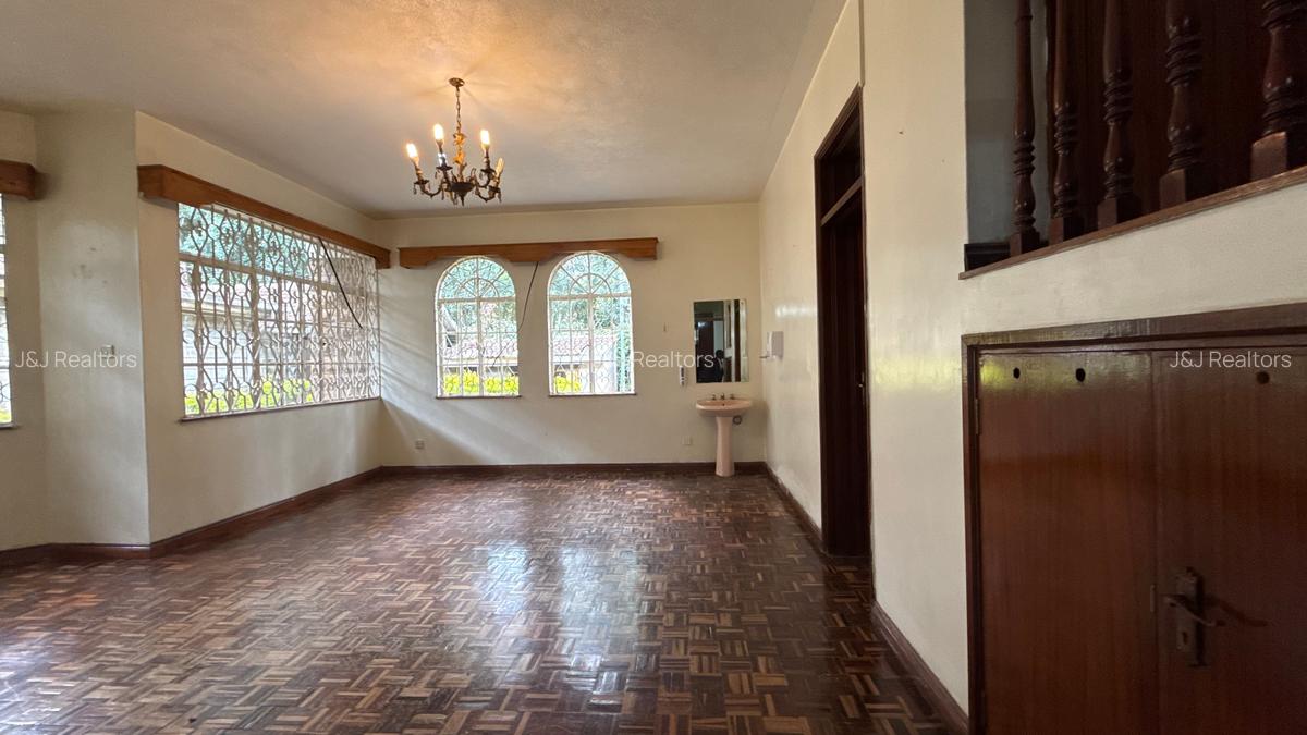 Commercial Property with Service Charge Included in Lavington - 4