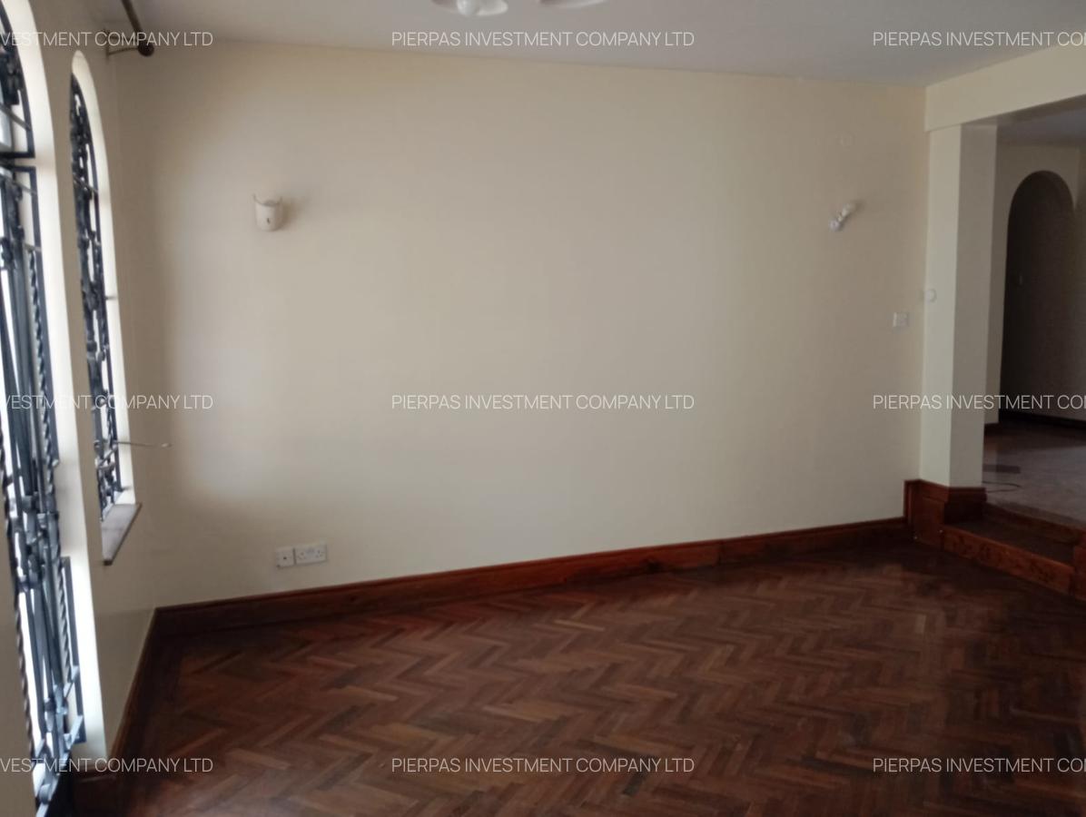 5 Bed Townhouse with En Suite in Riverside - 19