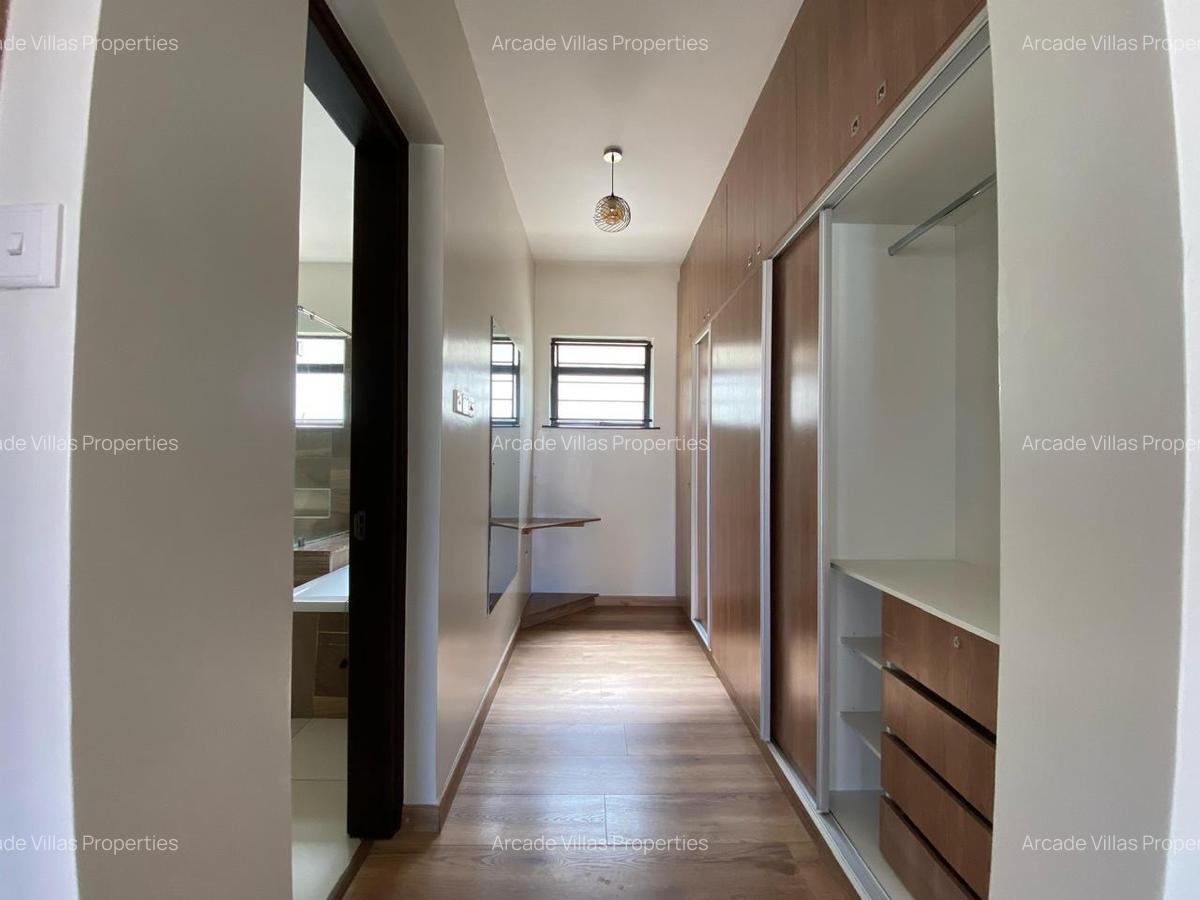 3 Bed Apartment with En Suite in General Mathenge - 12