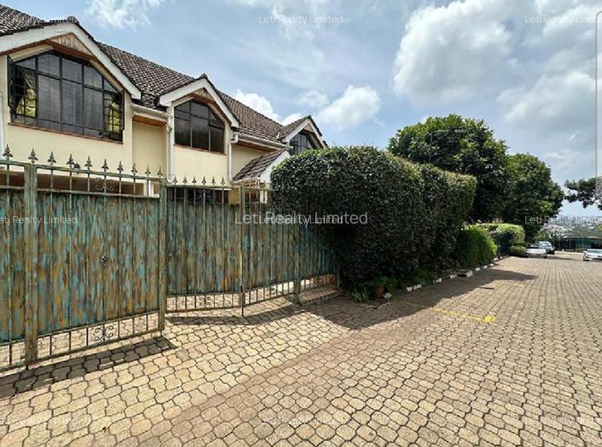 5 Bed Townhouse with En Suite in Lavington - 10