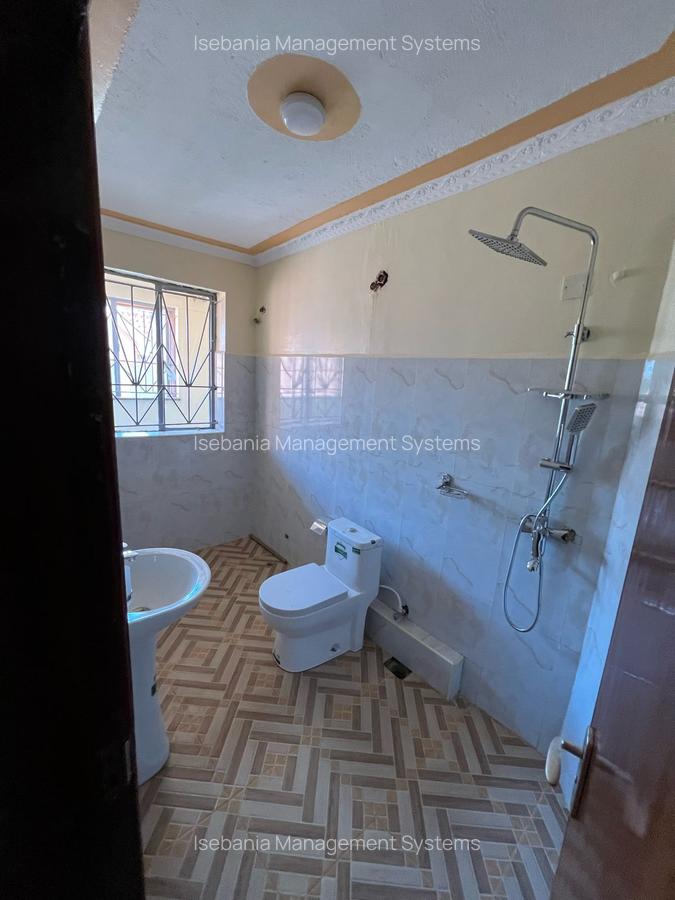 8 Bed House with En Suite at - 6