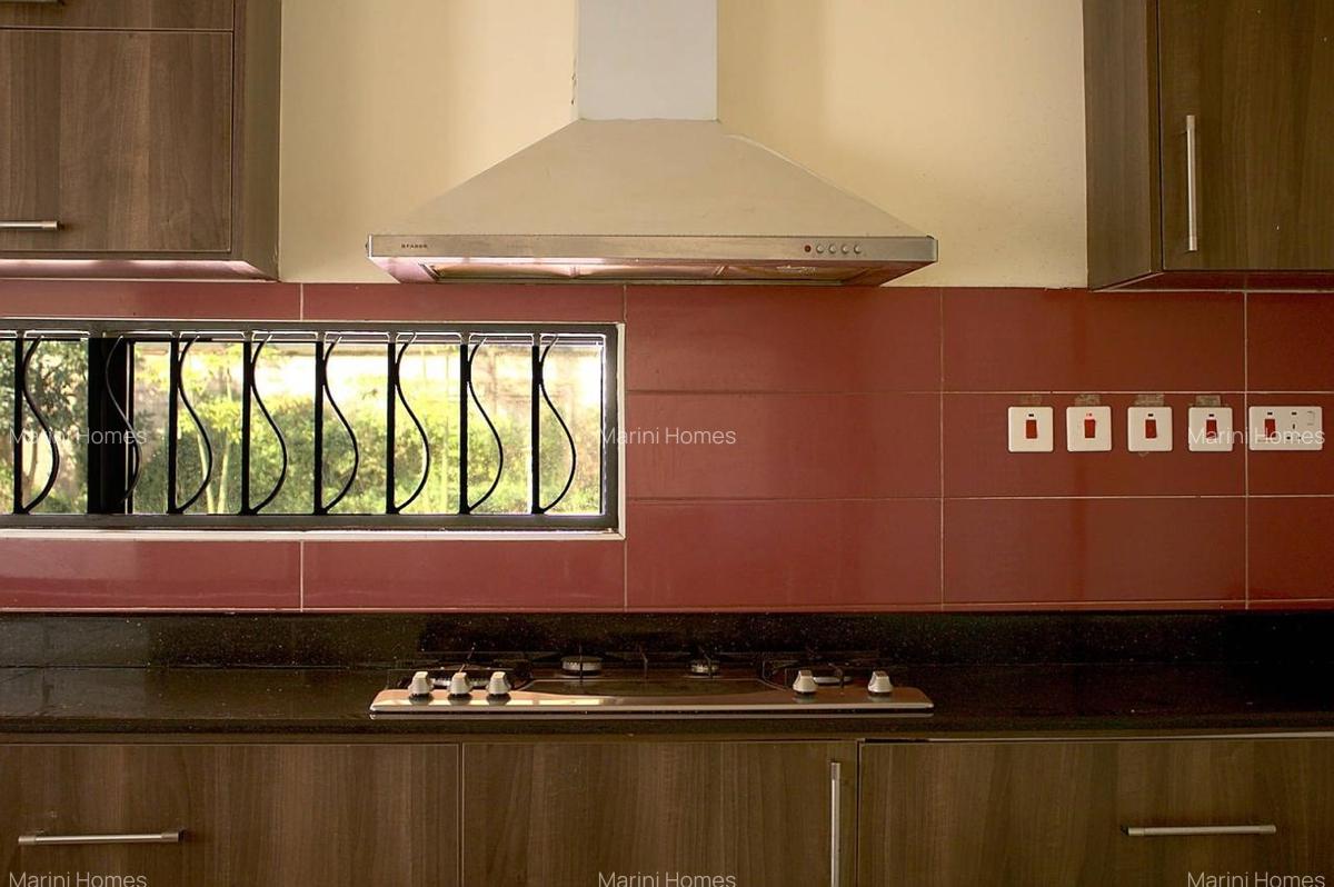 4 Bed Townhouse with En Suite in Runda - 11