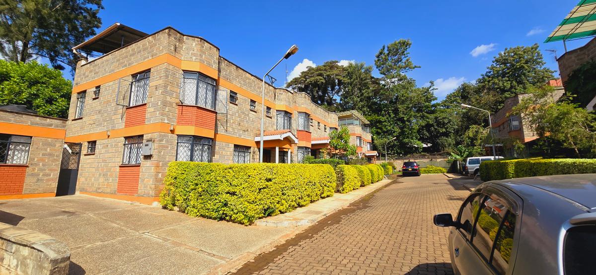 4 Bed Townhouse with En Suite at Off Convent Drive - 1