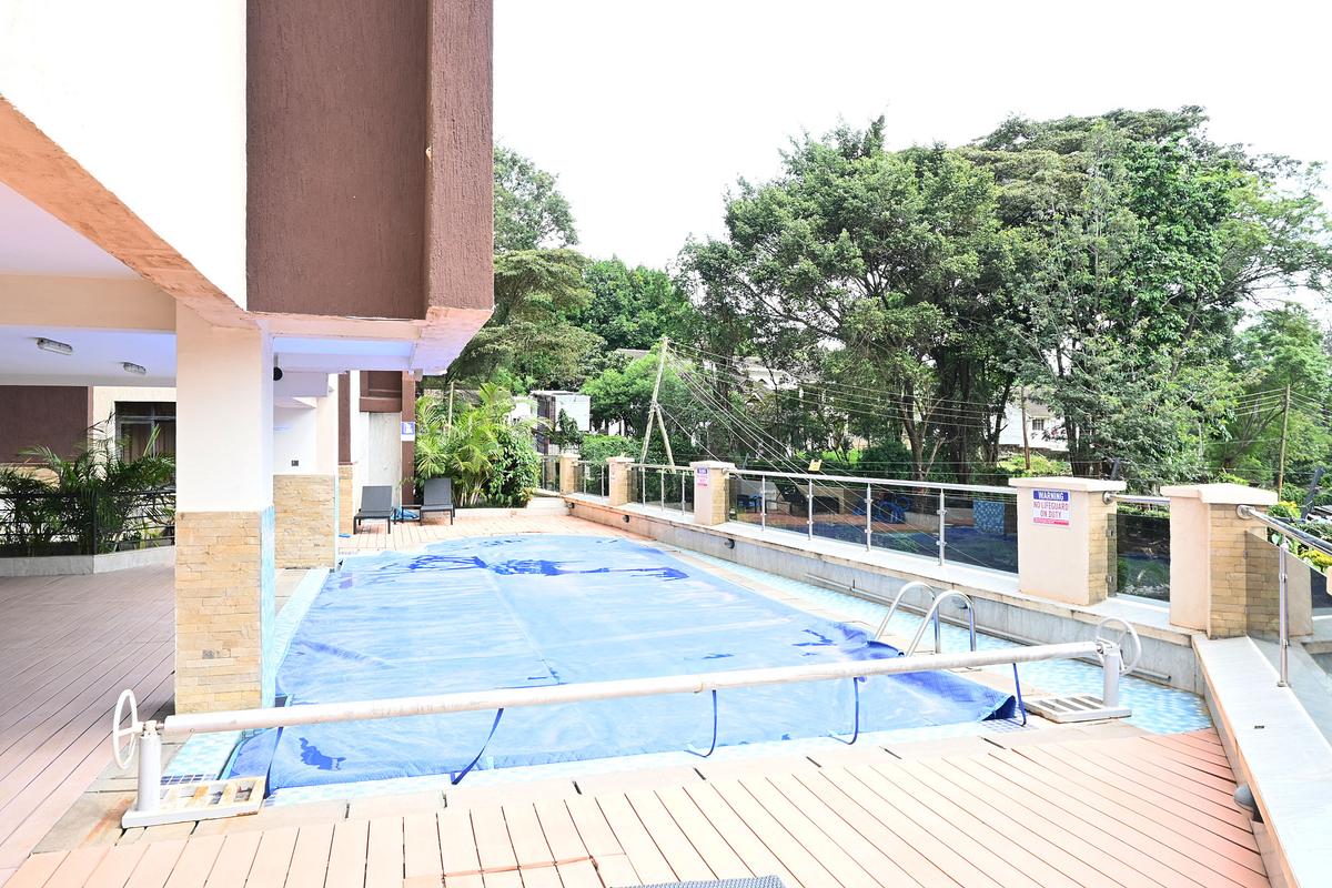 Furnished 3 Bed Apartment with En Suite in Riverside - 19