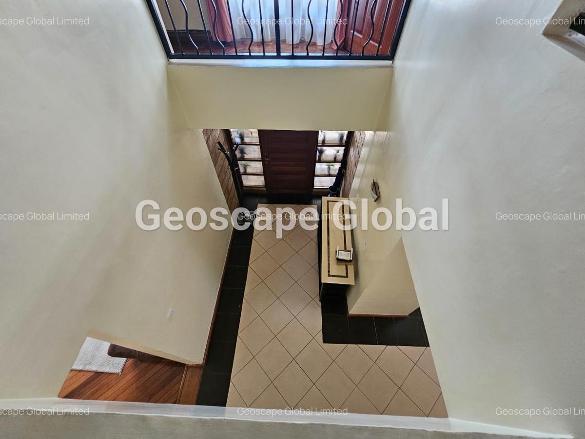 5 Bed Townhouse with En Suite in Lavington - 3