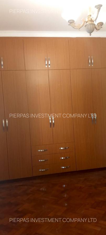 4 Bed Townhouse with En Suite in Lavington - 17