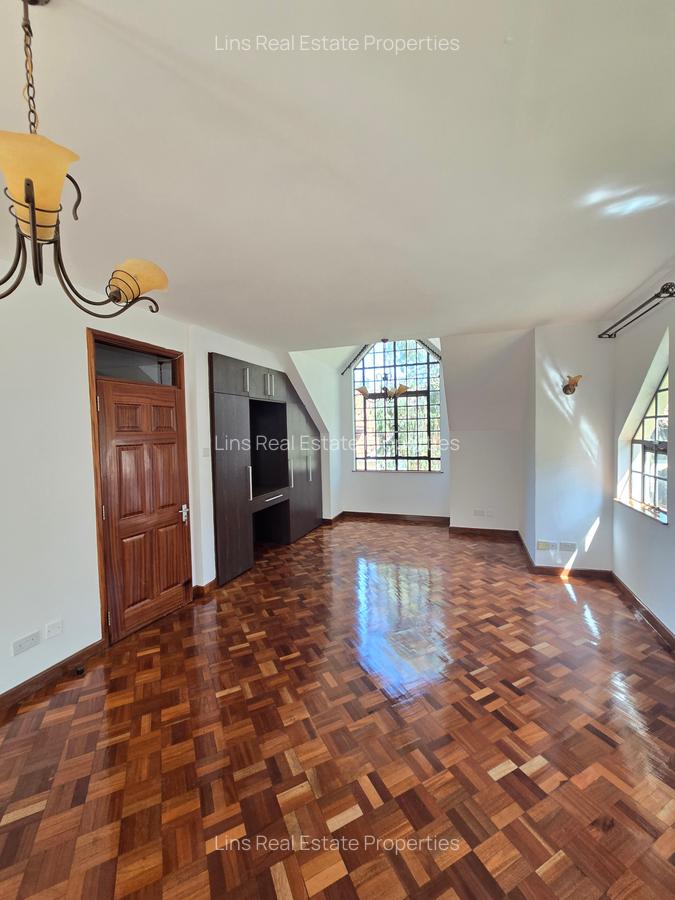 4 Bed Townhouse with En Suite in Lavington - 5
