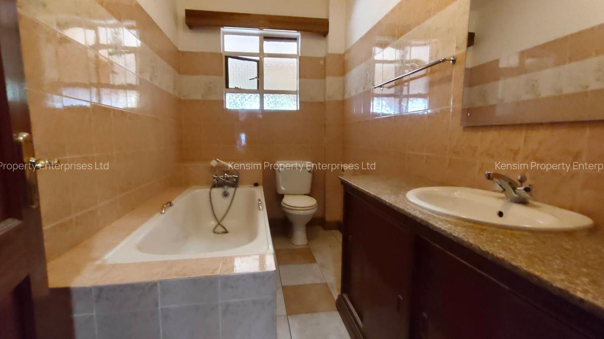 5 Bed House with En Suite in Nyari - 19