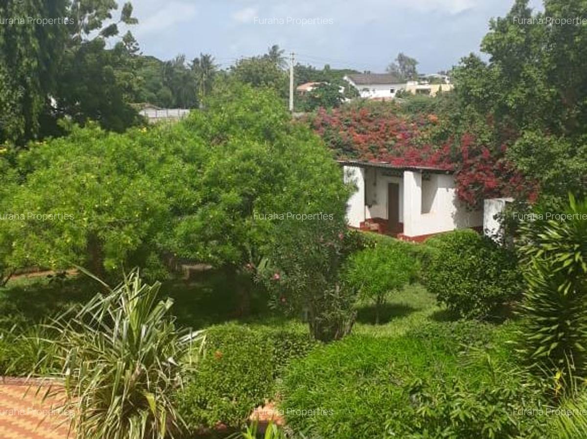 2 Bed Apartment with En Suite in Malindi - 3