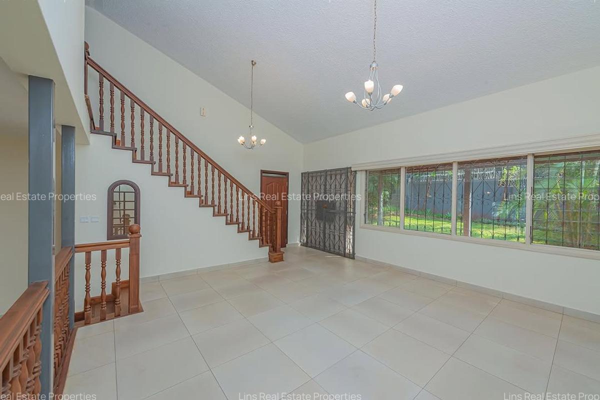 4 Bed Townhouse with En Suite in Muthaiga - 6