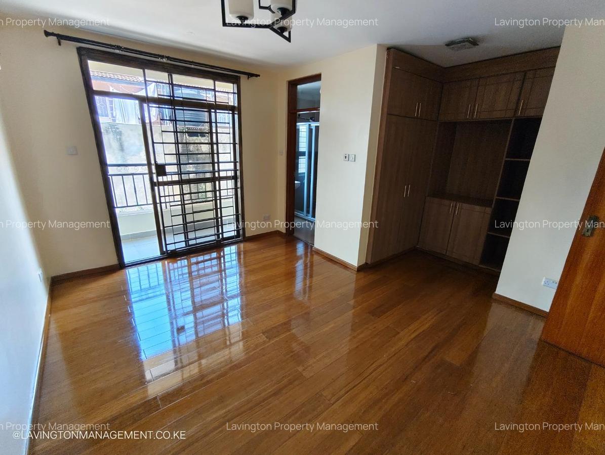 5 Bed Townhouse with En Suite at Lavington Green - 9