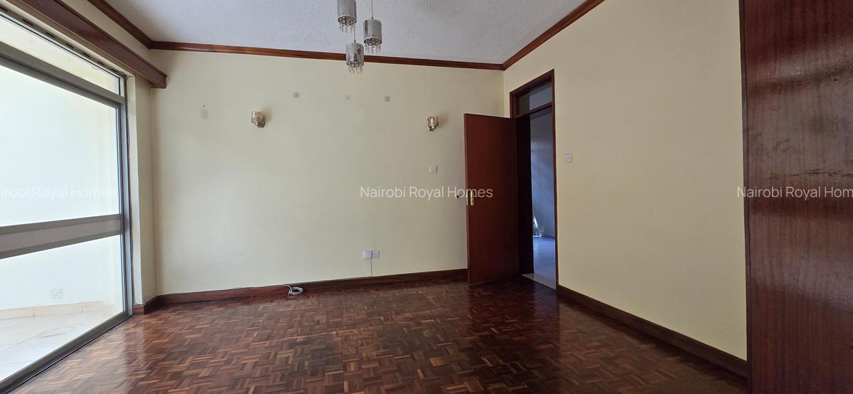 4 Bed Townhouse with En Suite at Brookside Garden - 20