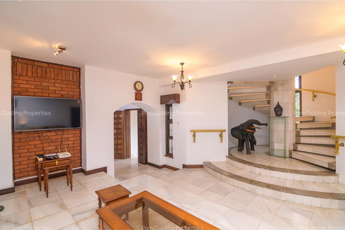 5 Bed House with En Suite in Nyali Area - 8