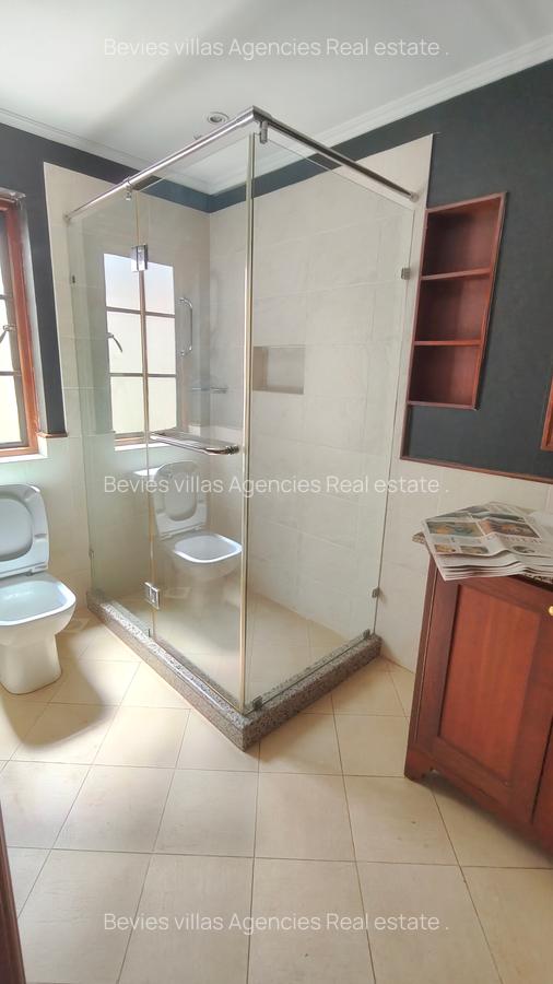4 Bed Townhouse with En Suite at General Mathenge - 10