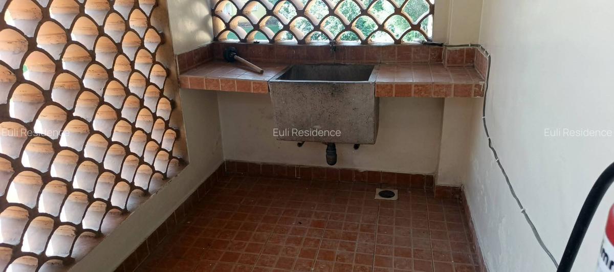 3 Bed Apartment with En Suite at Mvuli Rd - 4