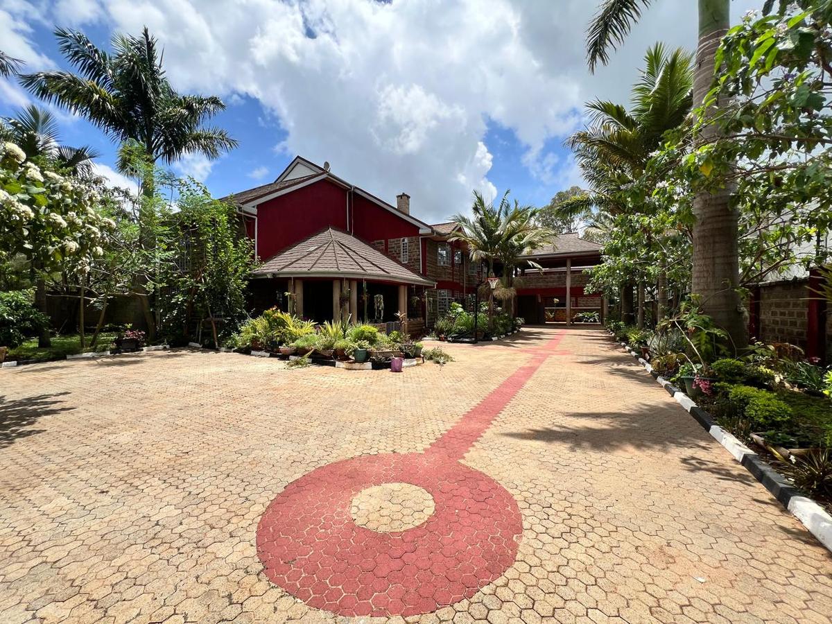 5 Bed House with En Suite in Runda - 18