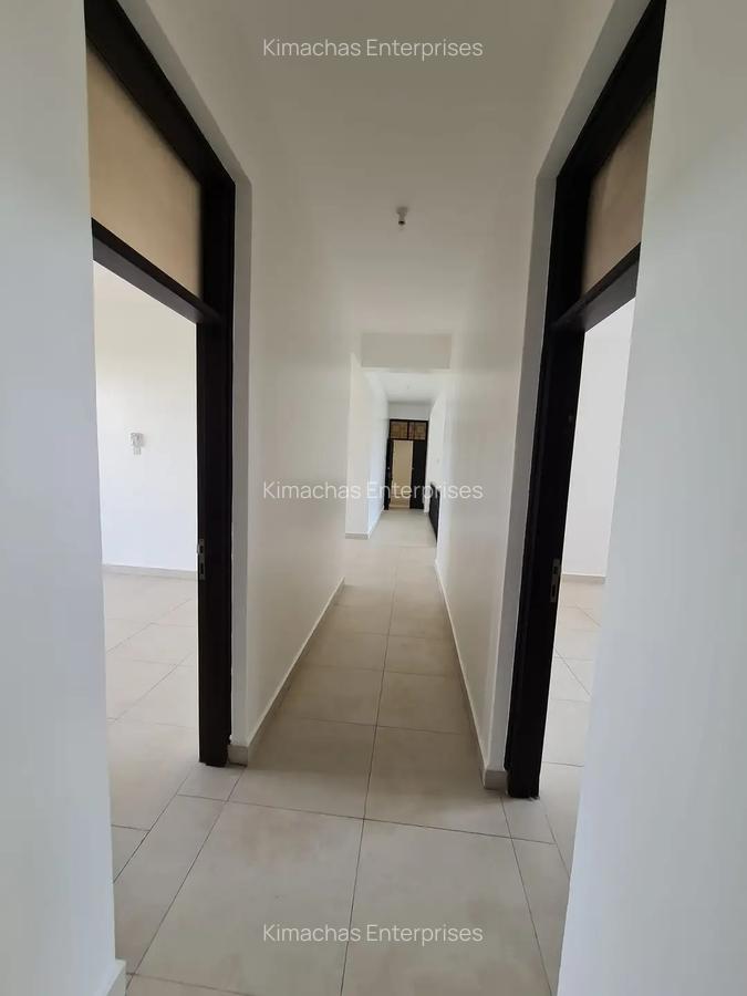 3 Bed Apartment with En Suite at Green Wood Drive - 13