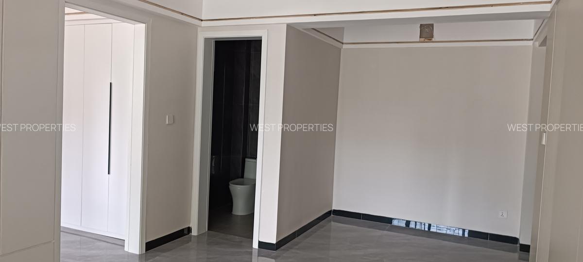 1 Bed Apartment with En Suite at Kilimani - 5