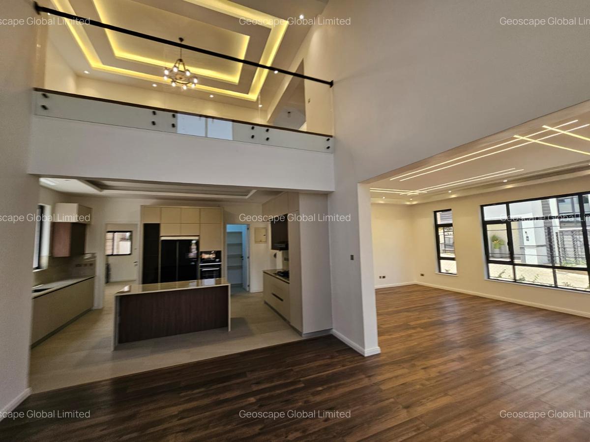 5 Bed House with En Suite in Lavington - 7