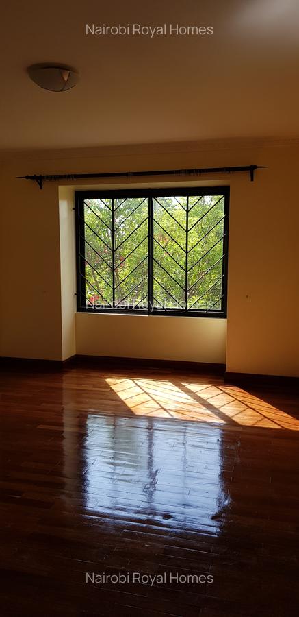 4 Bed Apartment with En Suite at Valley Arcade - 15