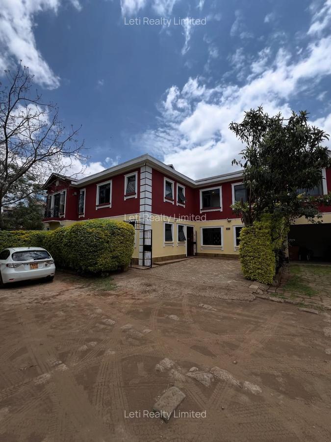 5 Bed Townhouse with En Suite in Lavington - 2