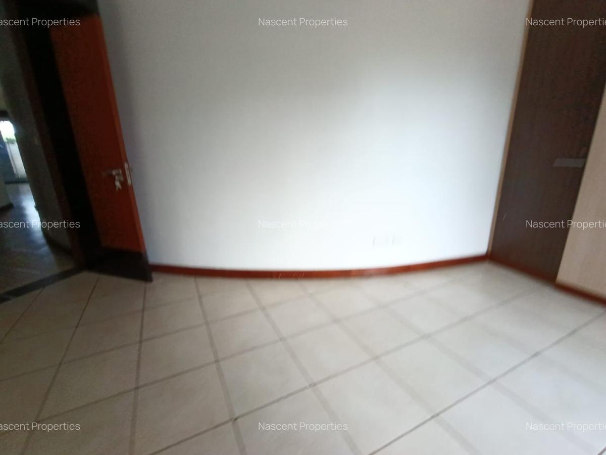 3 Bed Apartment with En Suite in Parklands - 14