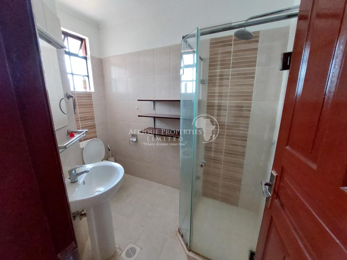 4 Bed Villa with Swimming Pool in Kiambu Road - 12