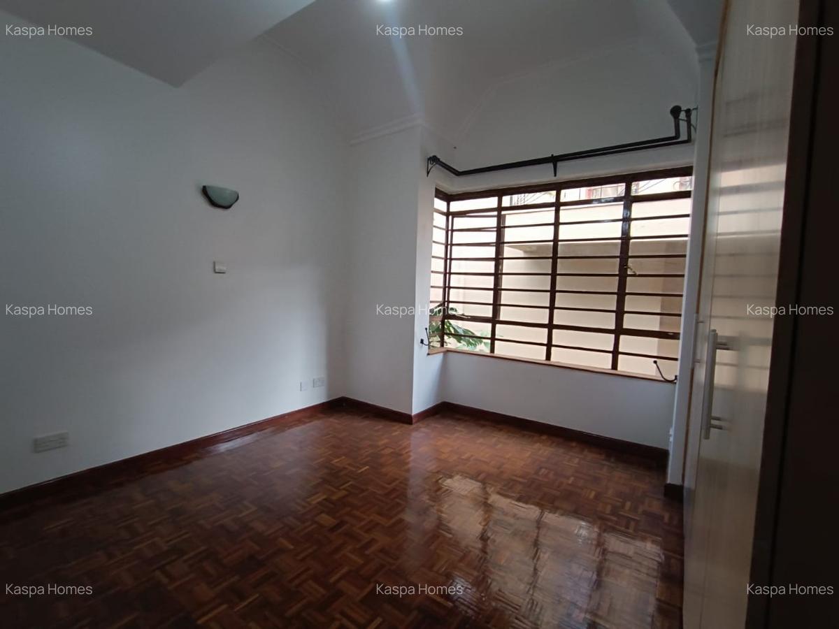 3 Bed Apartment with En Suite in Lavington - 8