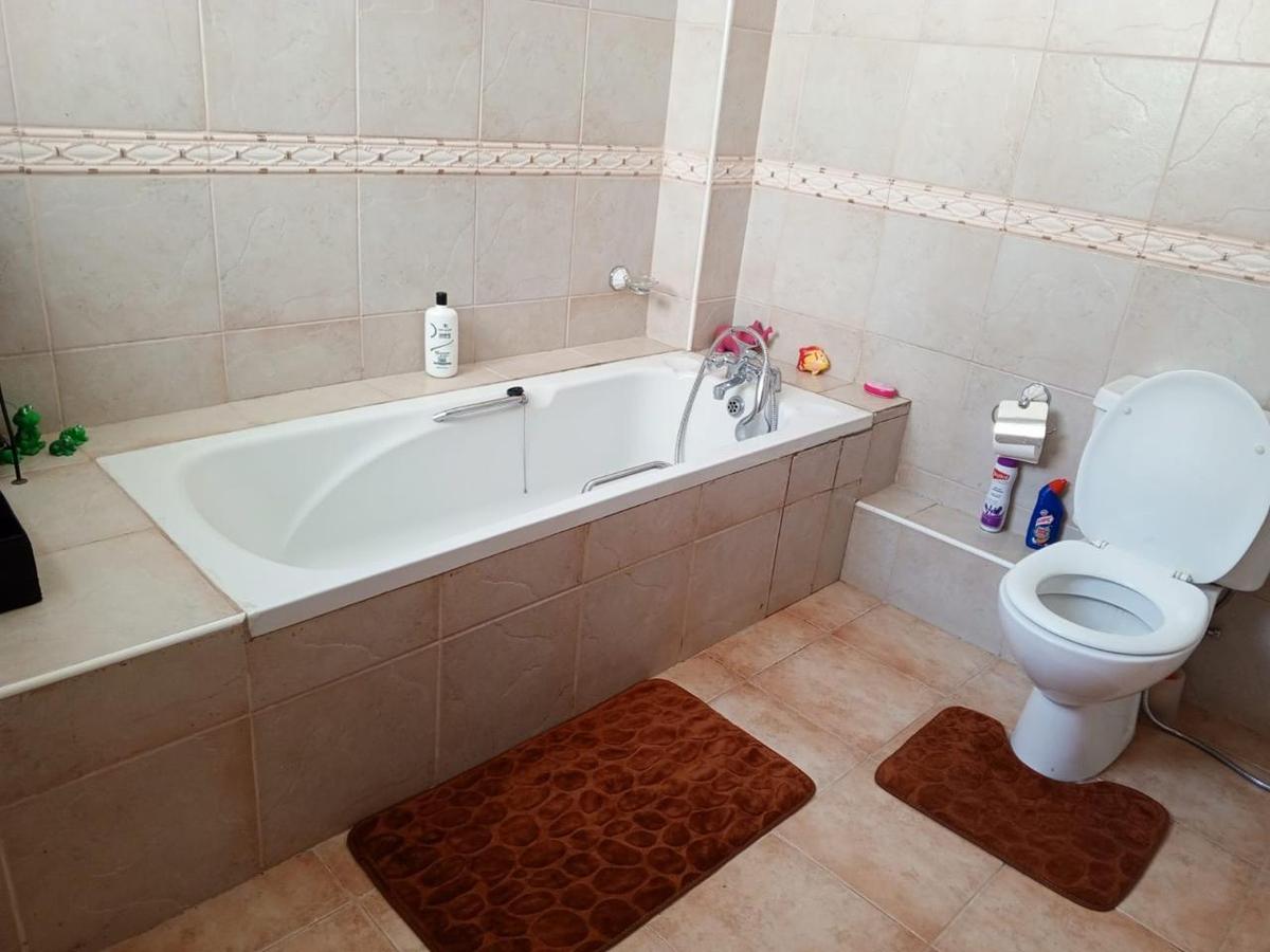 5 Bed Villa with En Suite in Lavington - 9