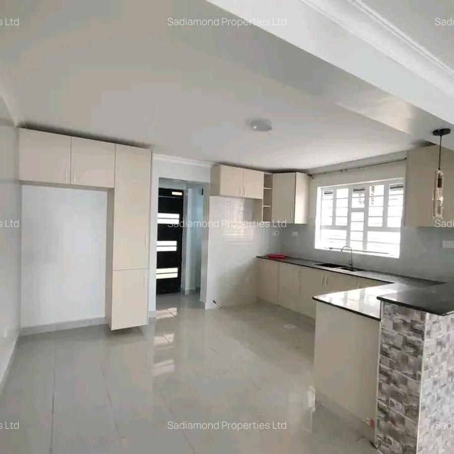 3 Bed House with En Suite in Kamakis - 4