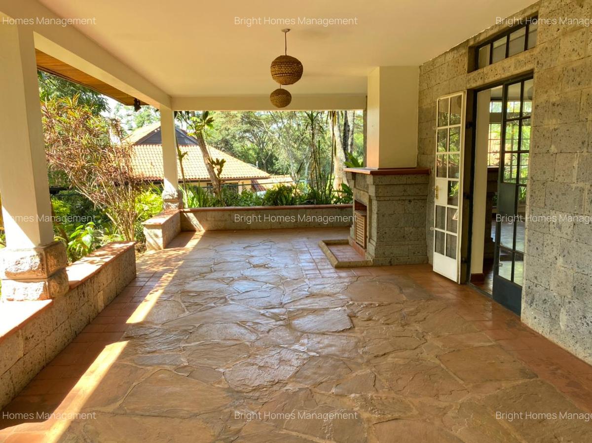 5 Bed Villa with En Suite in Rosslyn - 18