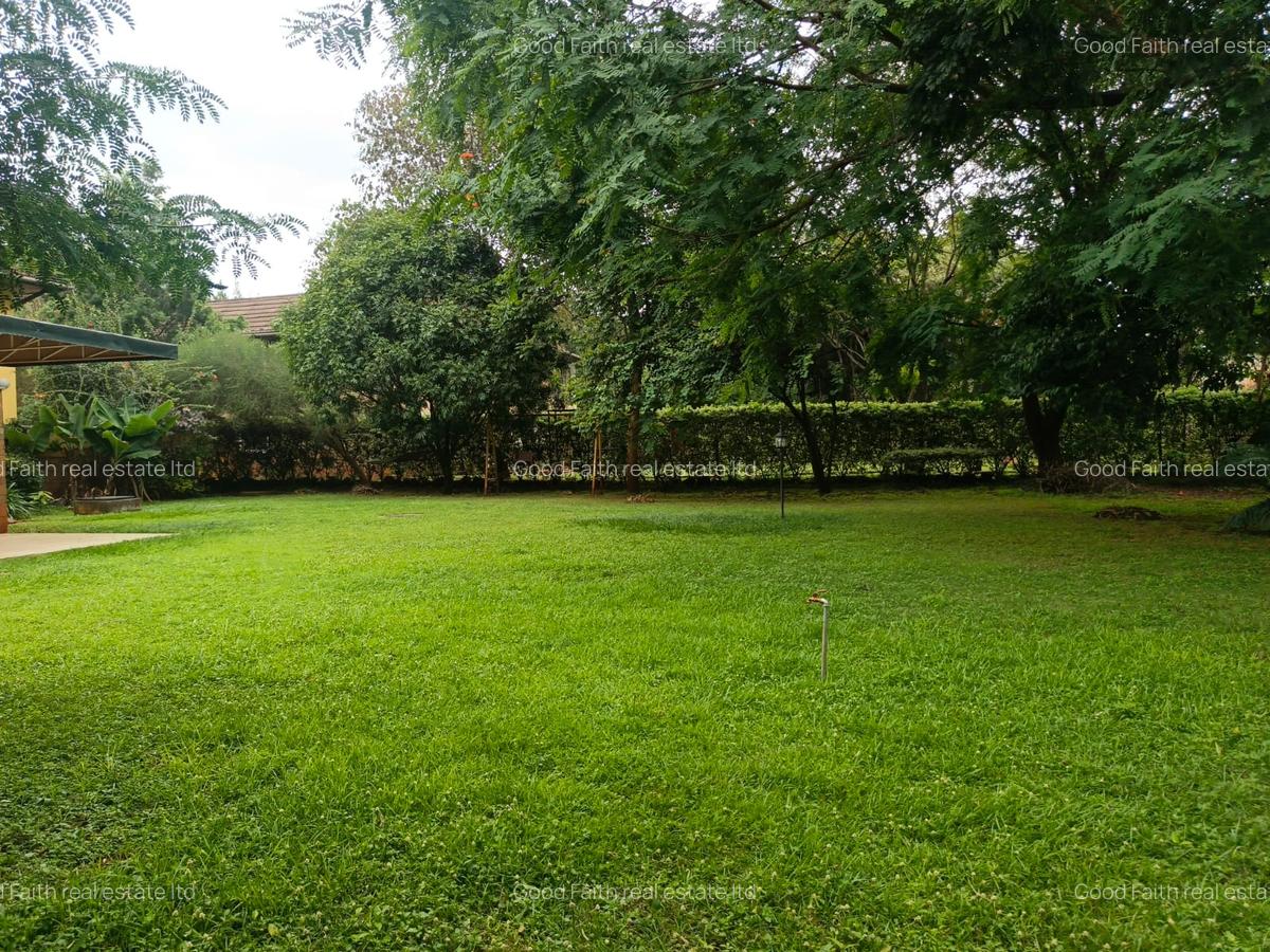 5 Bed Townhouse with En Suite in Runda - 16