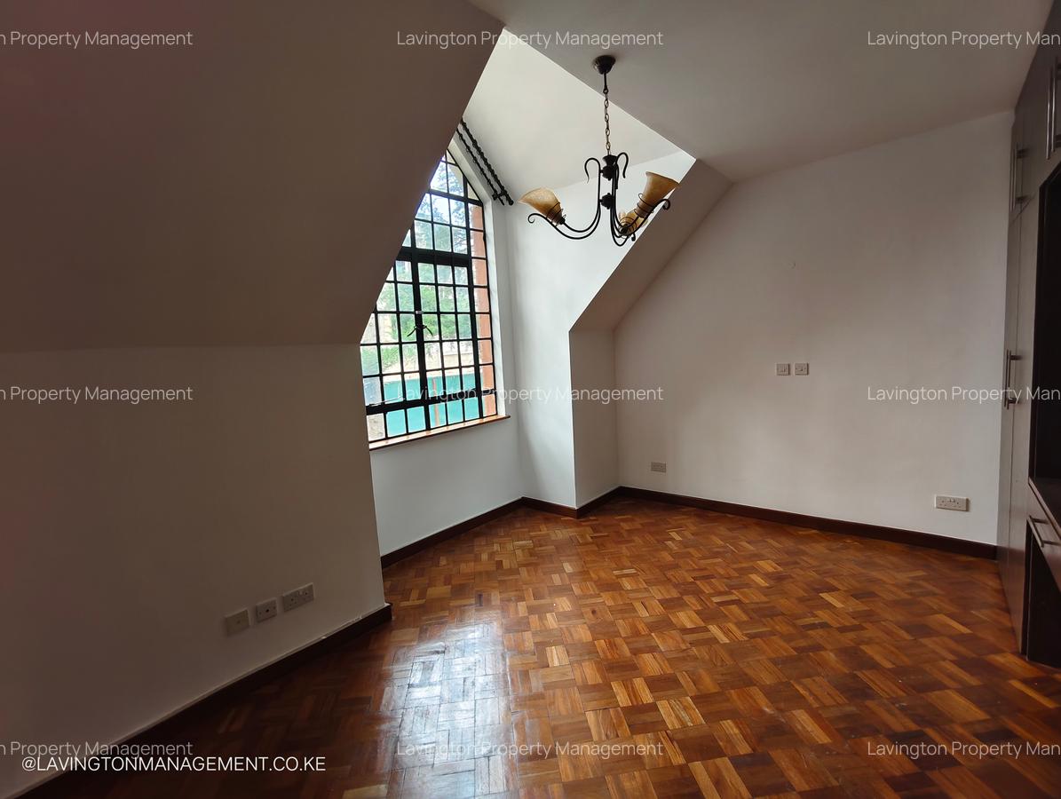 4 Bed Townhouse with En Suite at Lavington Green - 15