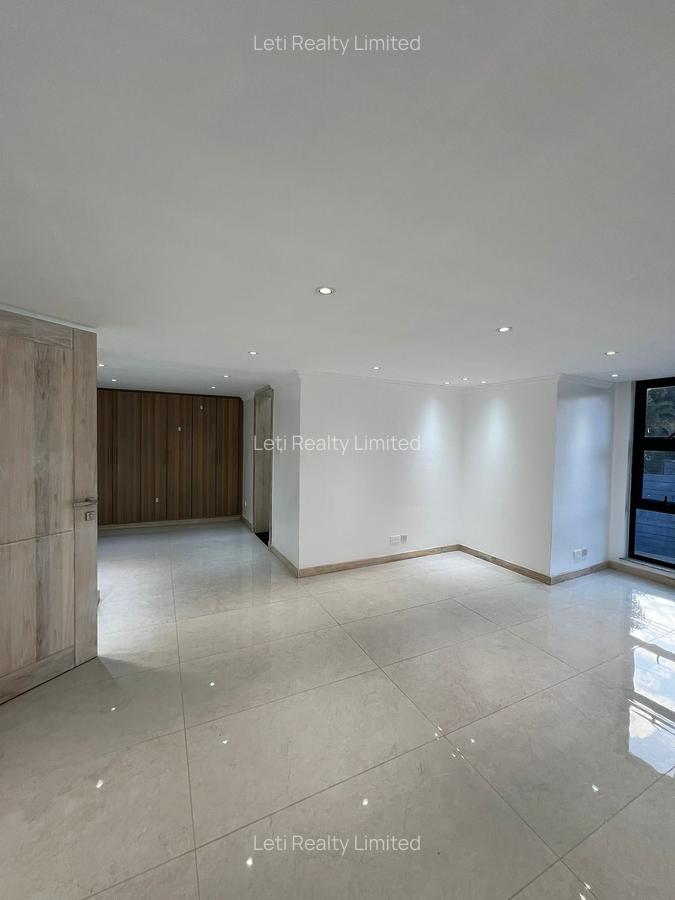 6 Bed House with En Suite in Runda - 5