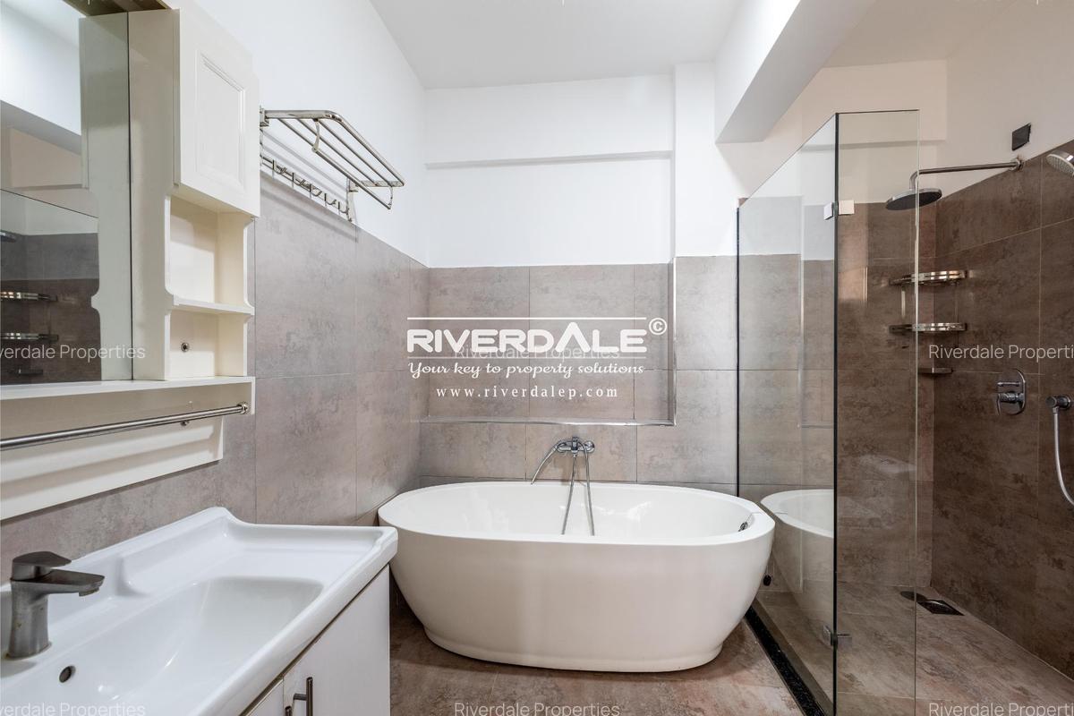 4 Bed Apartment with En Suite in General Mathenge - 14