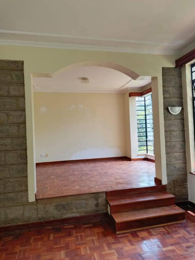 4 Bed House with Swimming Pool in Rosslyn - 13