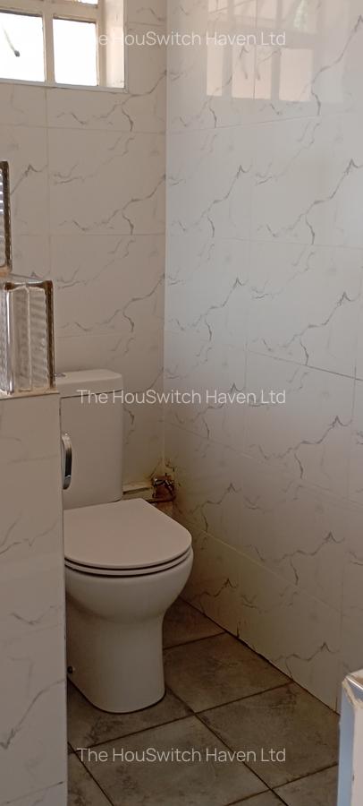 4 Bed Villa with En Suite at Off Un Avenue - 17