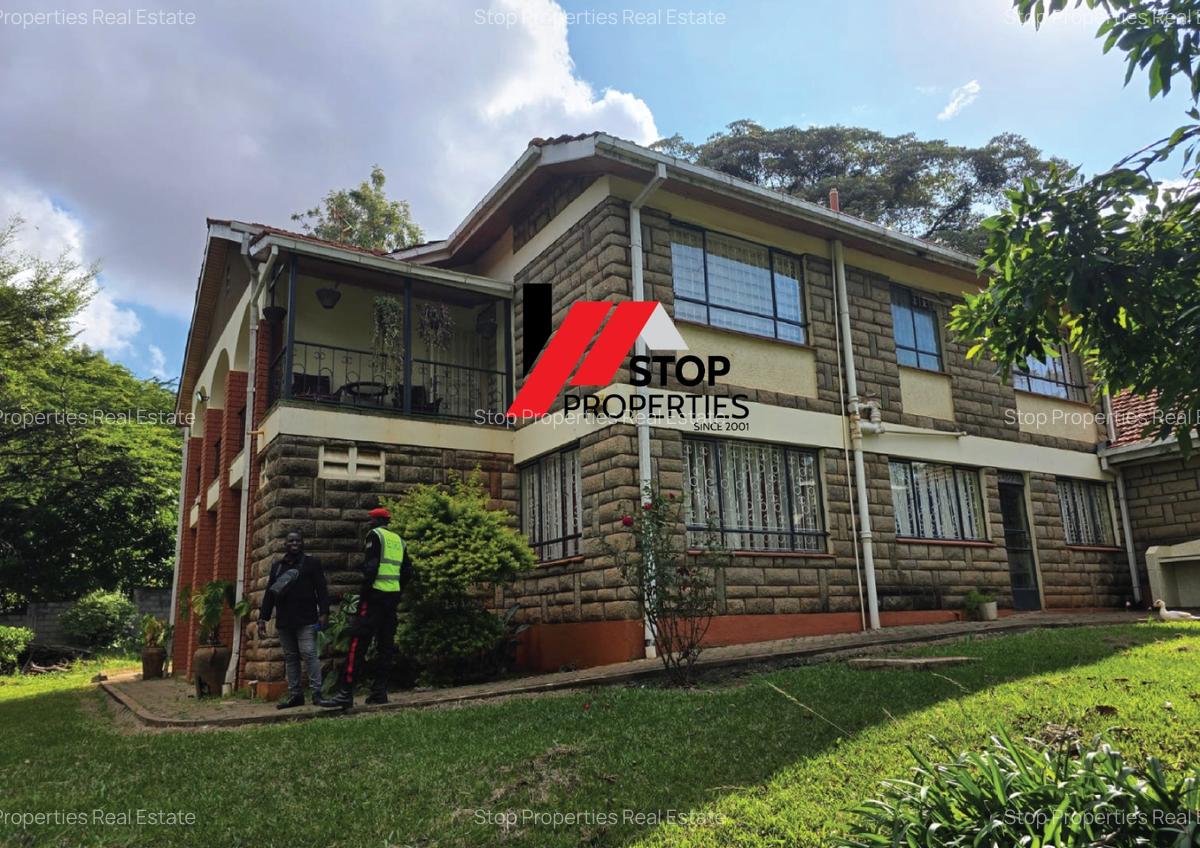 6 Bed Villa with En Suite in Lavington - 3