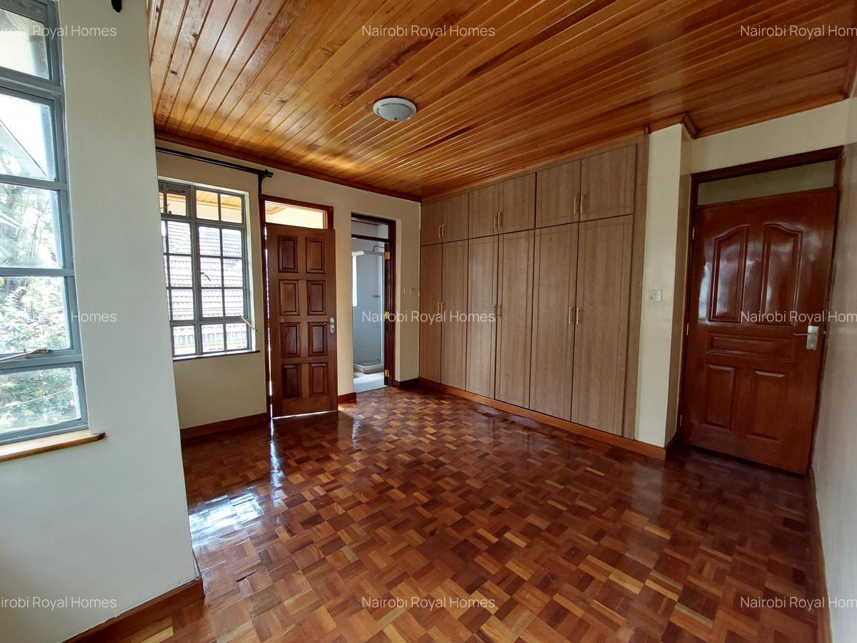 5 Bed Townhouse with En Suite at Lavington Road - 13