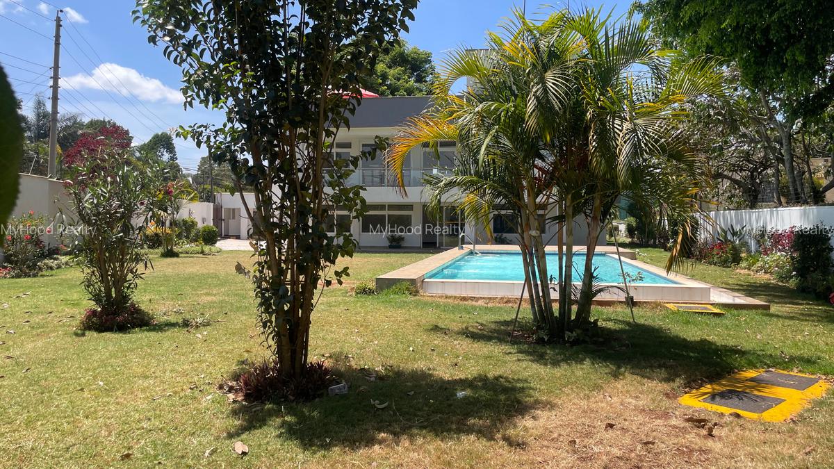 5 Bed House with En Suite in Runda - 3